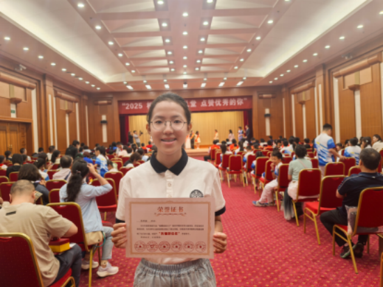 歌唱家张鹤母女携手公益路，与女儿禾子用歌声温暖人心！27.png
