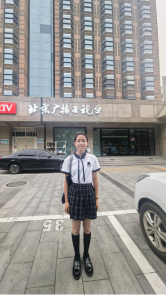 歌唱家张鹤母女携手公益路，与女儿禾子用歌声温暖人心！1226.png
