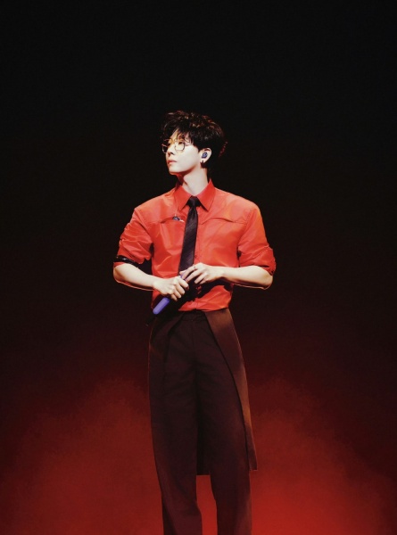 胡夏巡演诸暨站温暖开唱 经典旋律串联青春记忆 (3).jpg