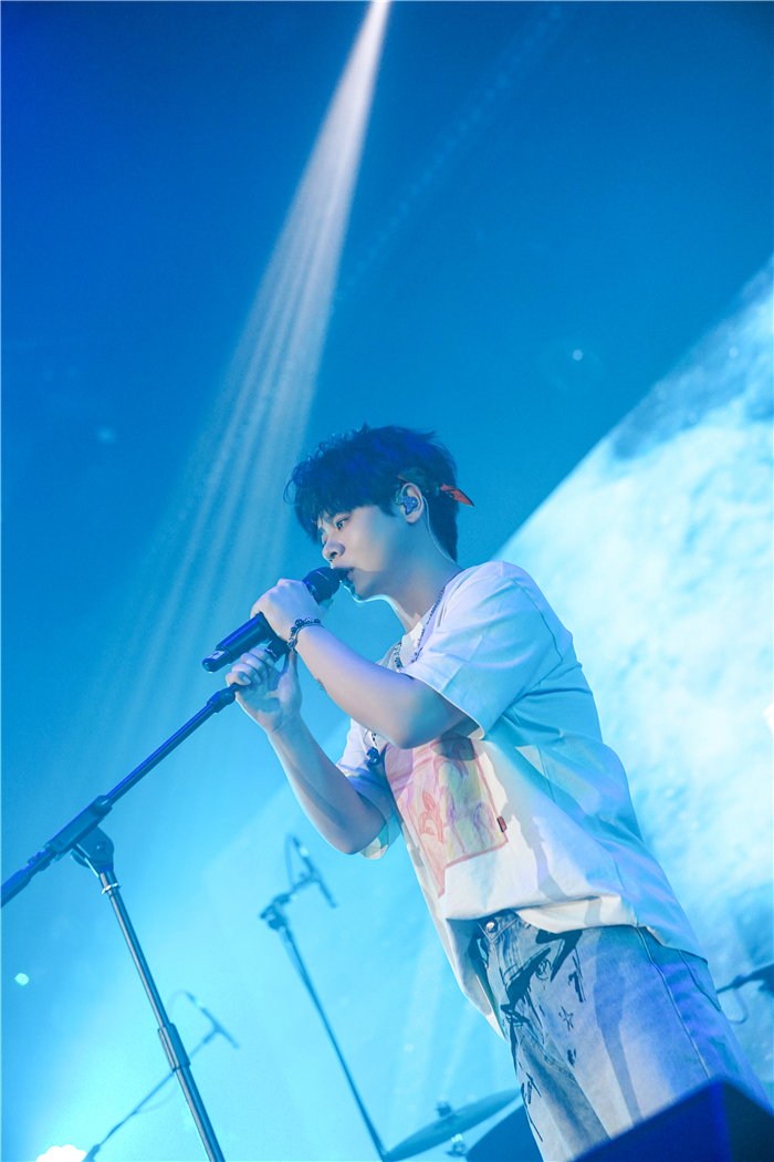 01.jpg